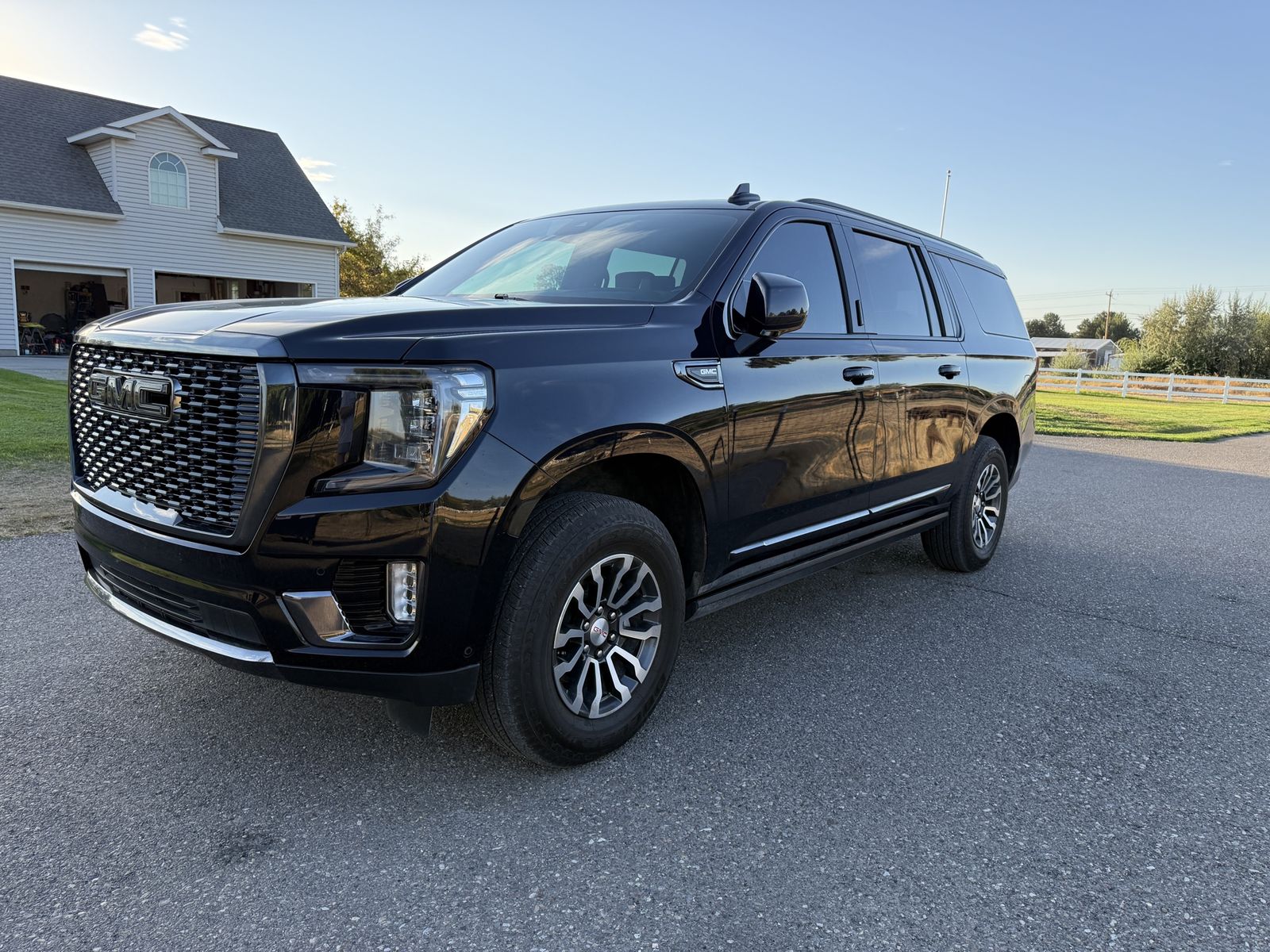2023 GMC Yukon XL Denali Ultimate