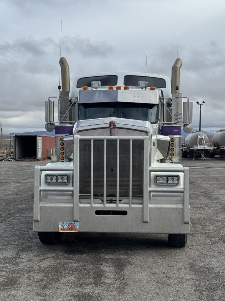 2012 Kenworth W900B