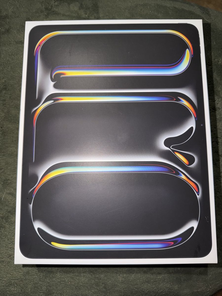 Apple iPad Pro M5 (2026) 512GB WiFi+5G Unlocked Space Black+ Logitech Combo Touch + ZAGG XTR4