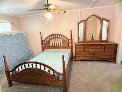 Vintage Solid Oak Queen Wooden Bed Frame with Spindle Headboard & Footboard, huge Dresser With Trifold Mirror
