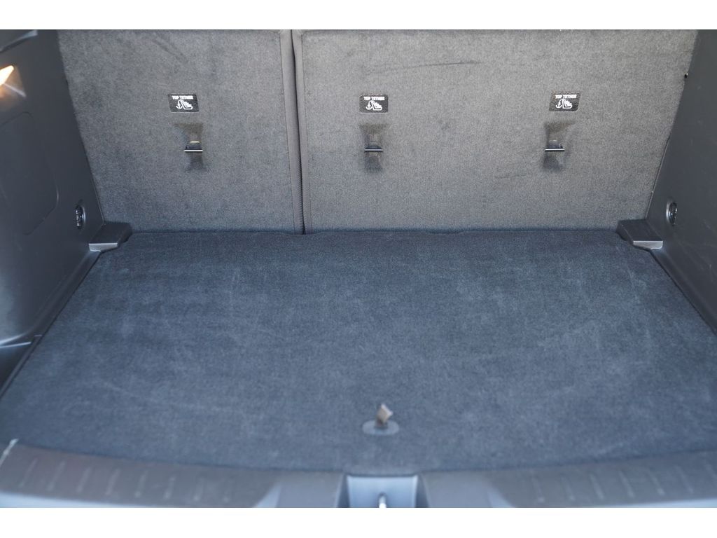 Main image 13