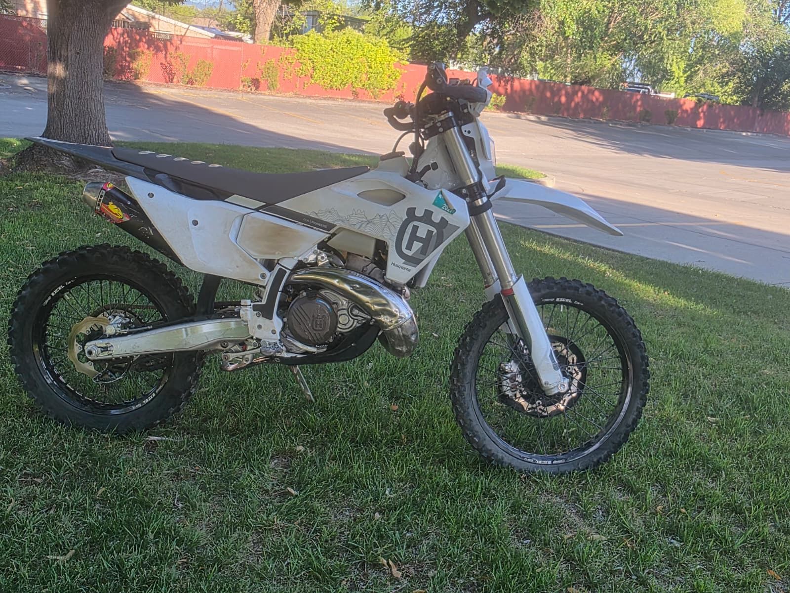 2025 Husqvarna 300 TE Pro