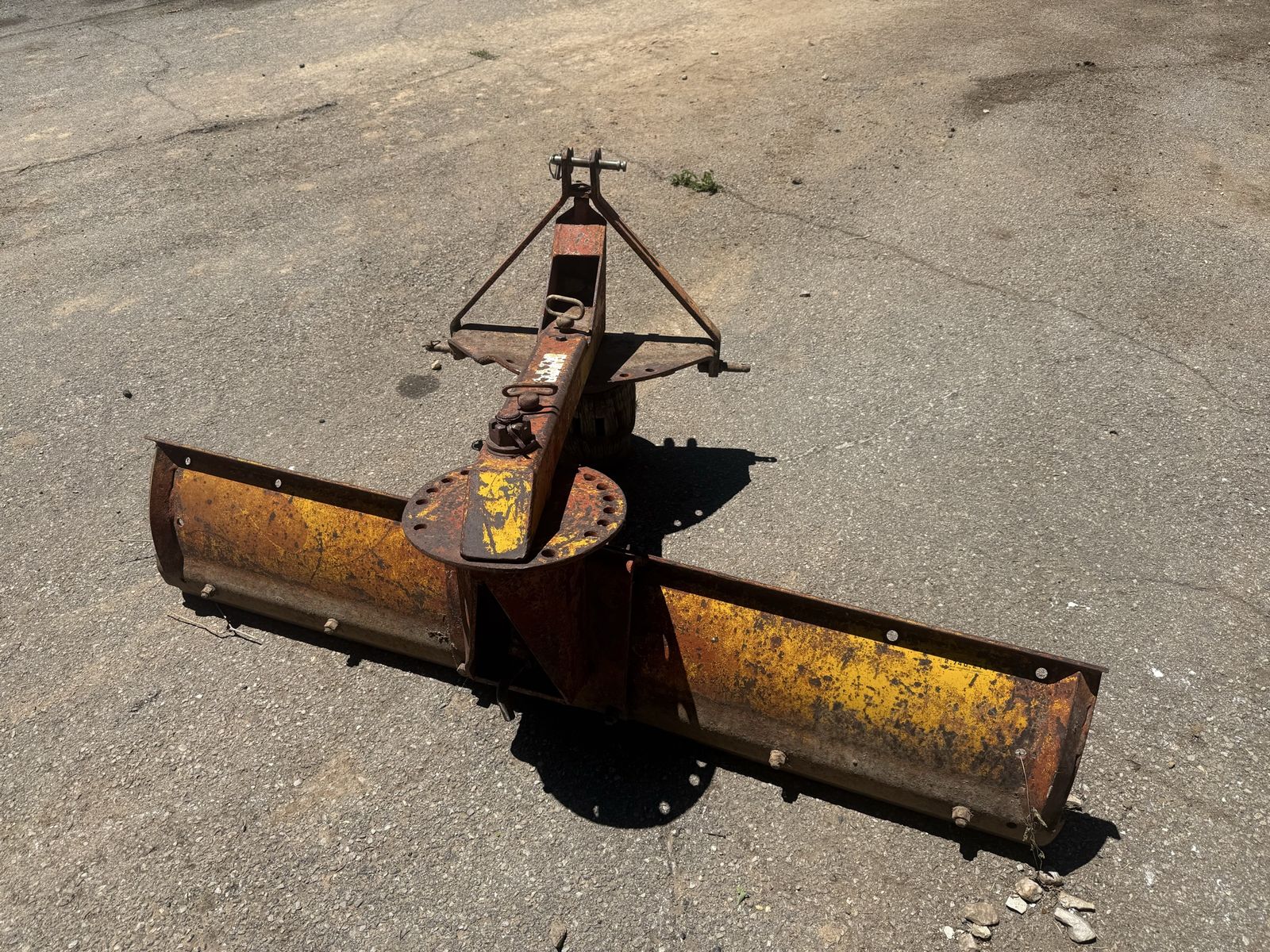 Heavy-Duty 3-Point Hitch Tractor Grader Scraper Blade for Farm & Garden, Used