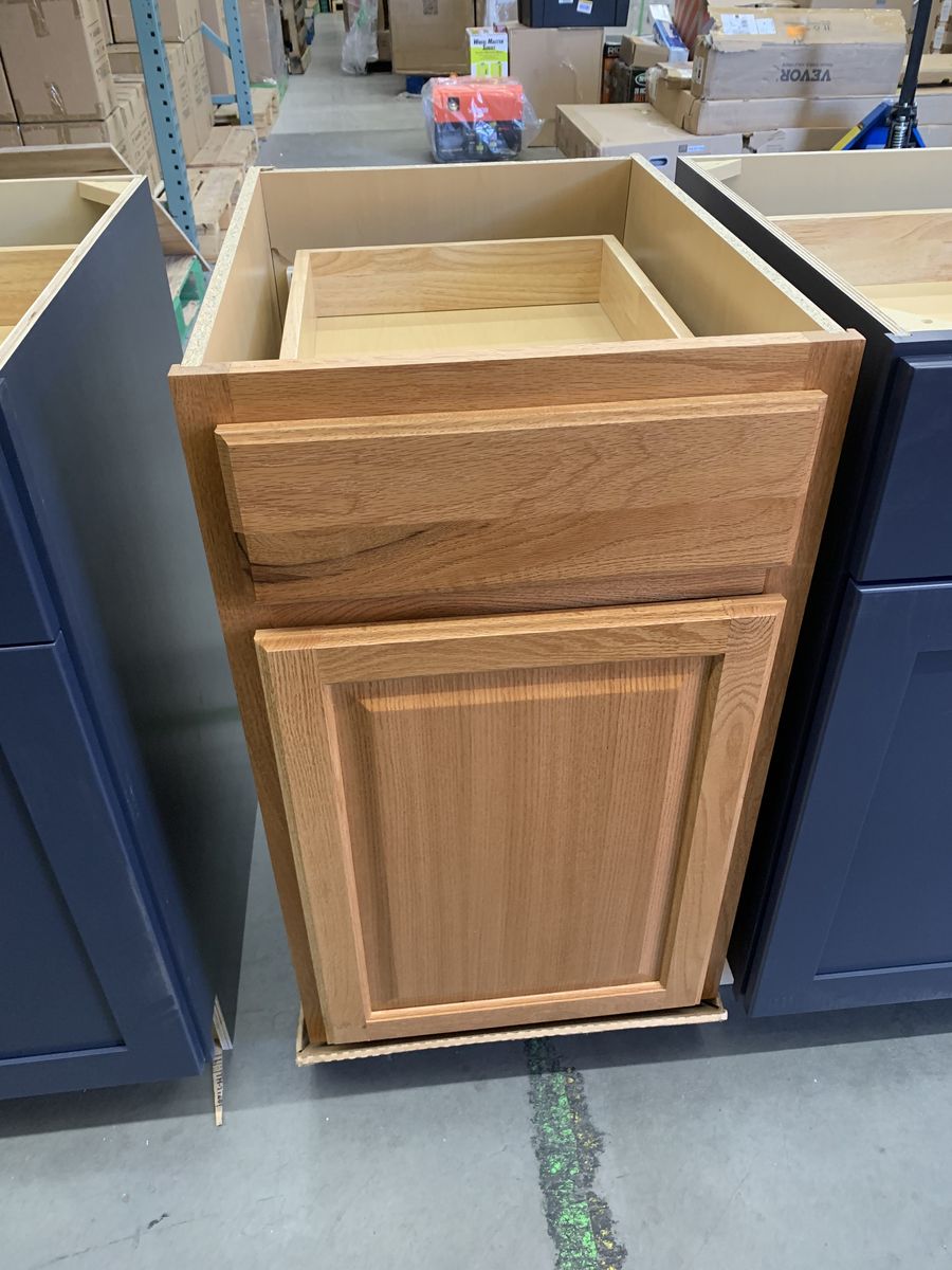 Hampton Bay Hampton 18 in. W x 24 in. D x 34.5 in. H Assembled Base Kitchen Cabinet in Medium Oak