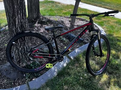 Giant Dirt Jumper 27.5