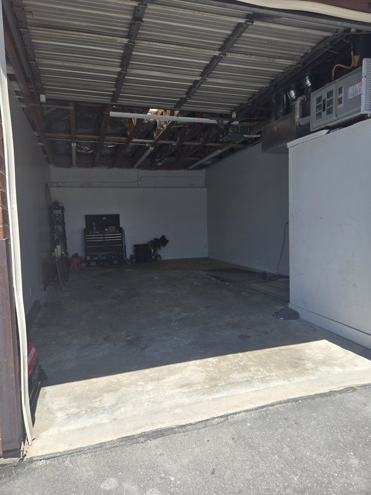 Garage and office for rent