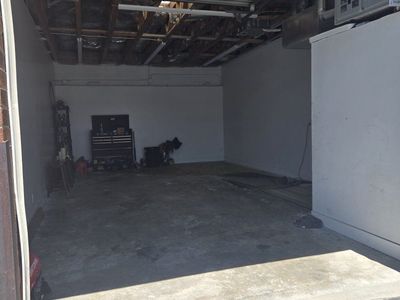 Garage and office for rent
