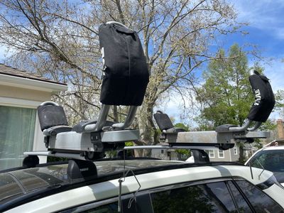 Thule Hullavator Pro Roof Rack w/ Thule Crossbars for Kayak