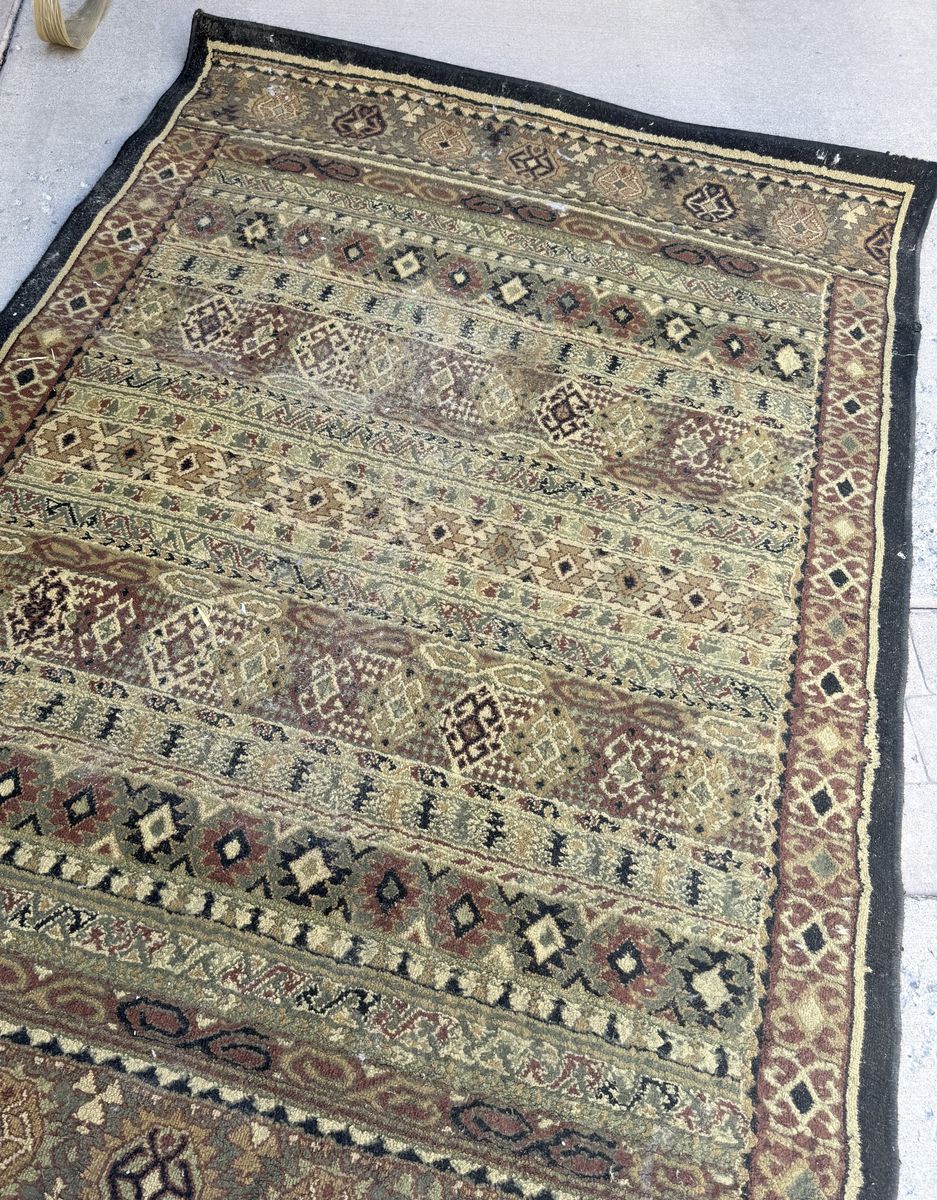 Dark Rug 5’2” x 7’6”