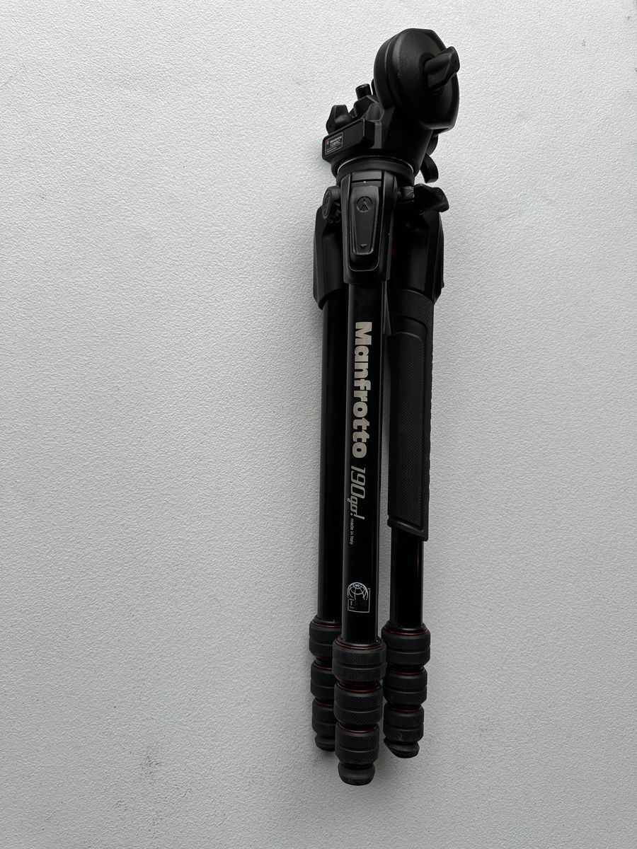 Manfrotto 190go! Aluminum Tripod - Black (Made in Italy)