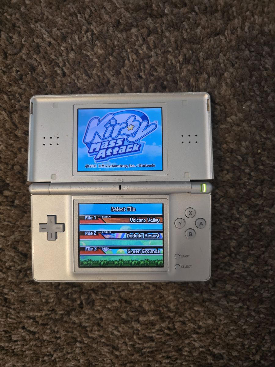 Nintendo DS Lite - Broken Hinge - No Charger, but still works