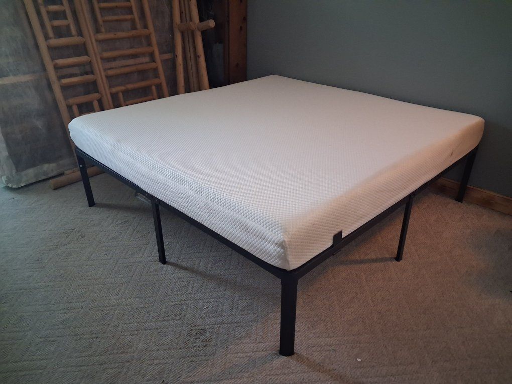 king size mattress with mattress protector