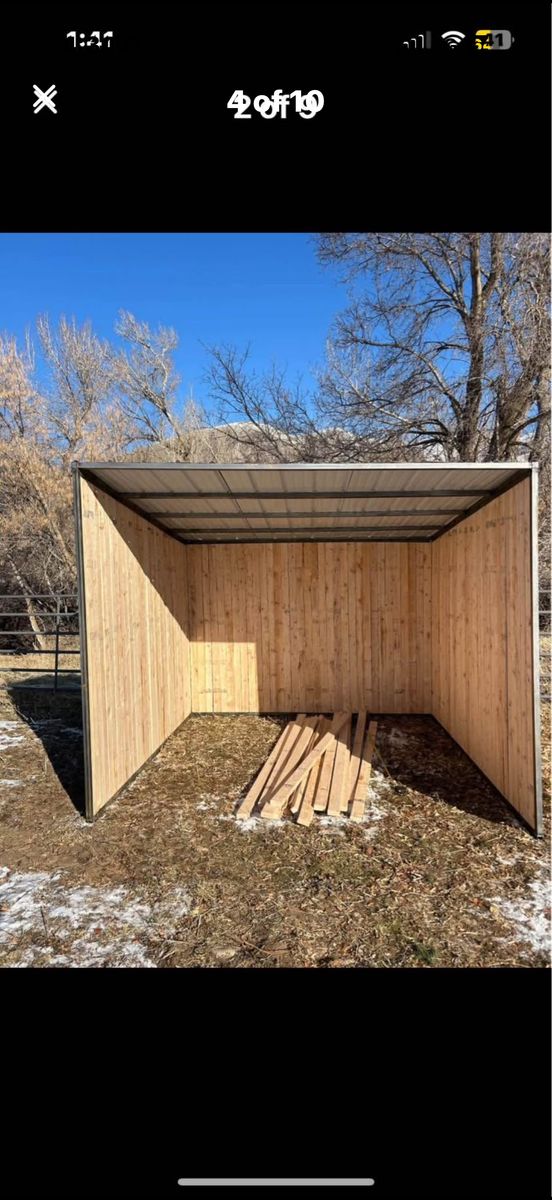 Loafing Sheds And feeders And Etc