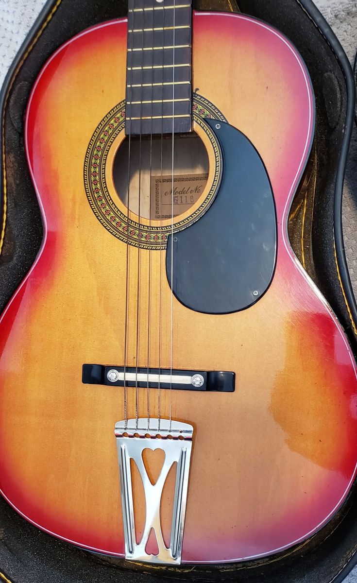 VINTAGE  1970's Student Acoustic Guitar G118 w/Case, Picks and Thumbpicks