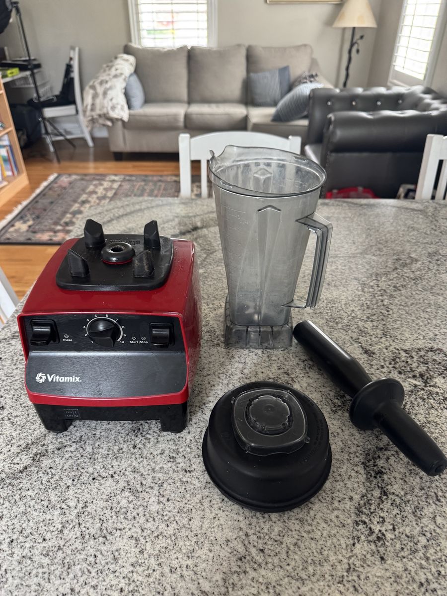 Red Vitamix VM0102D