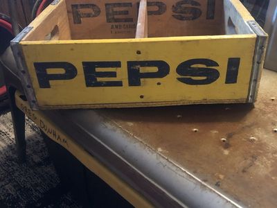 Vintage Yellow Pepsi-Cola Wooden Crate 32 oz Bottle Carrier