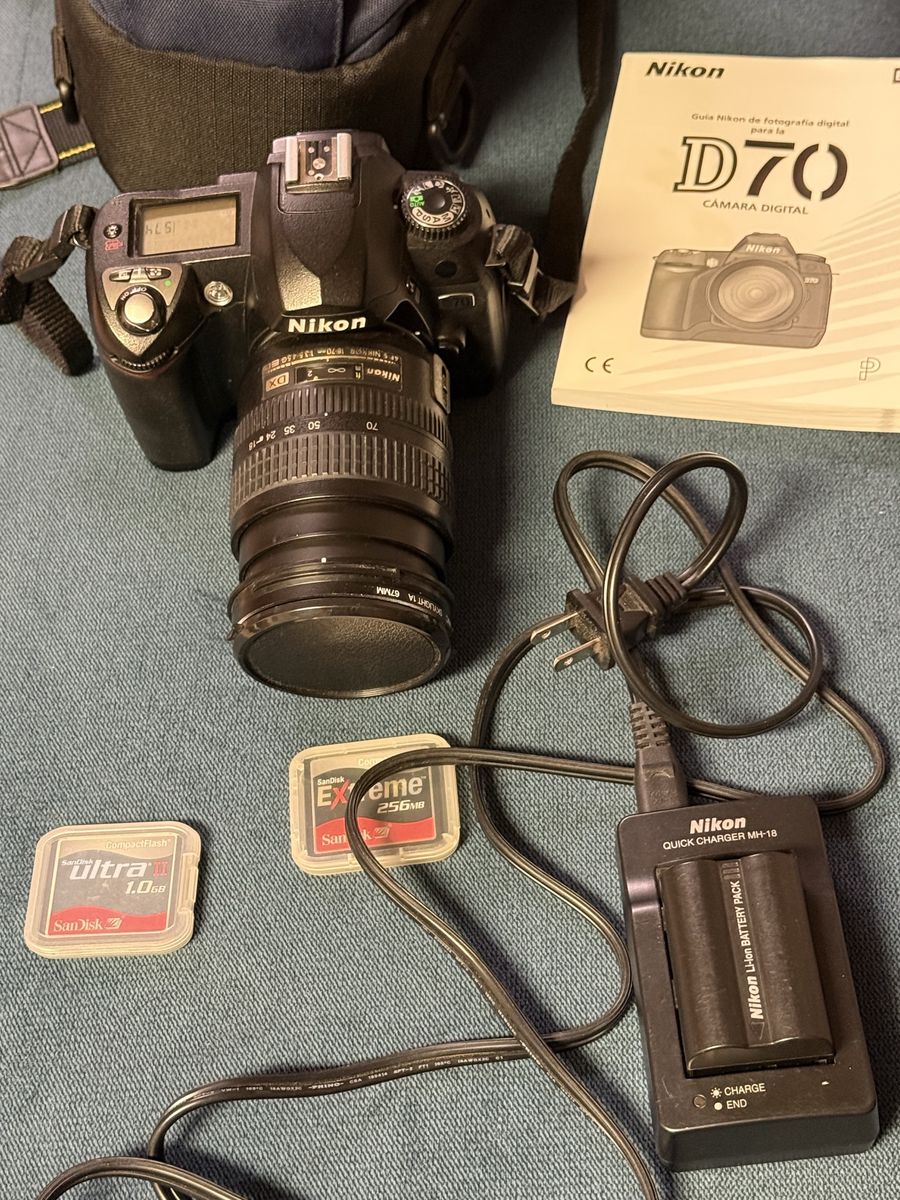 Nikon D70 Outfit