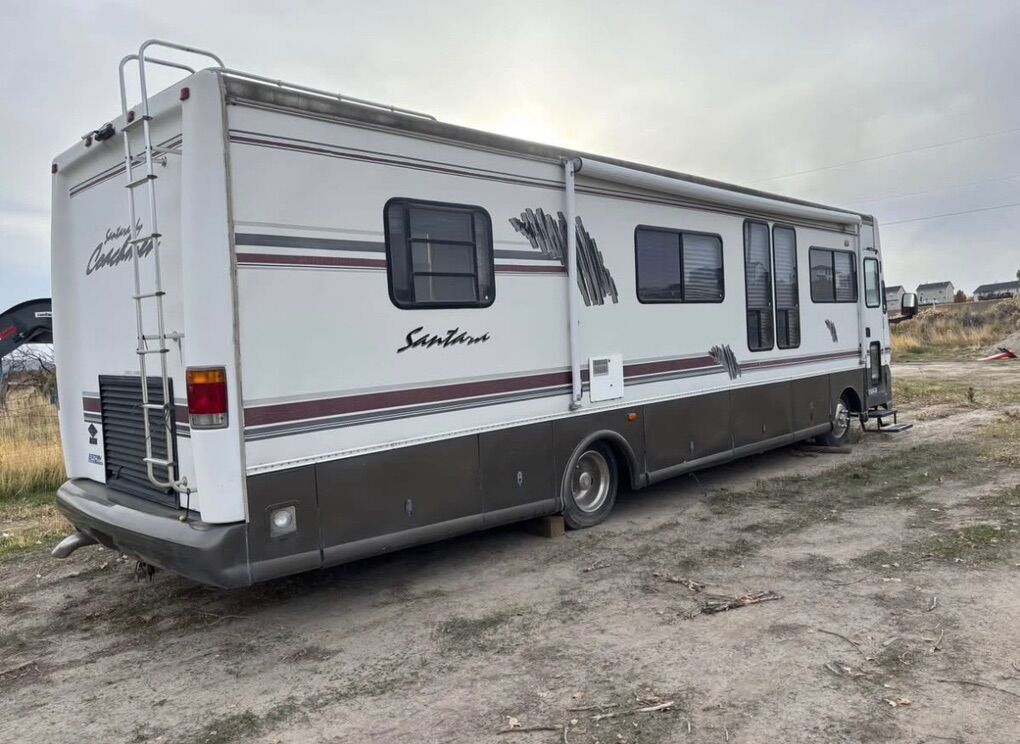 1998 Coachman Santara Diesel Pusher 34'