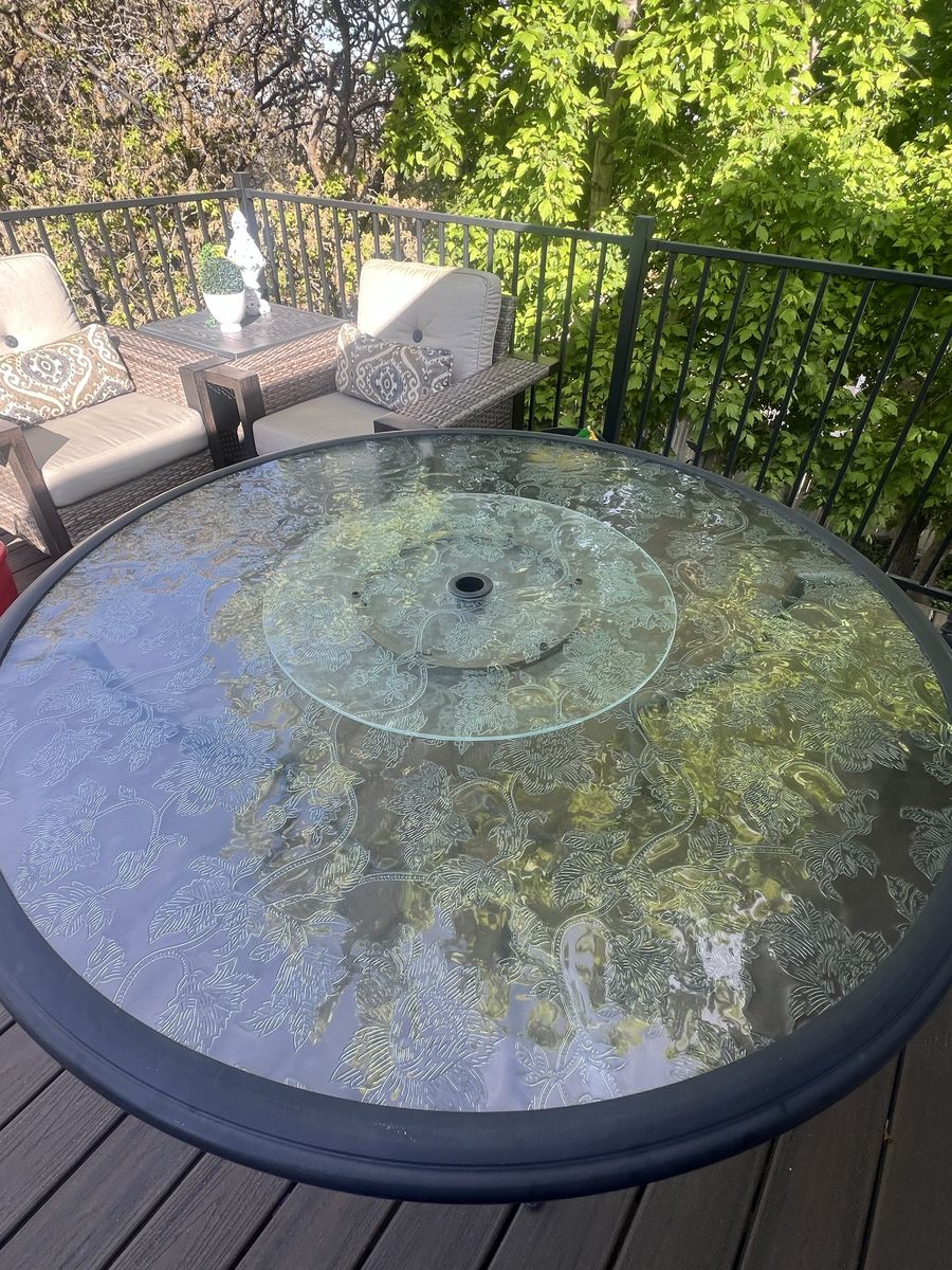 Unique Outdoor Table and Chairs