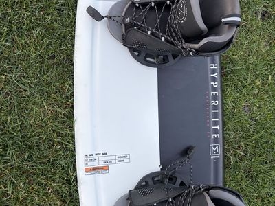 Hyperlite Motive Wakeboard with Remix Bindings - 119 cm - Red/Black/White **NEVER Been Used ***