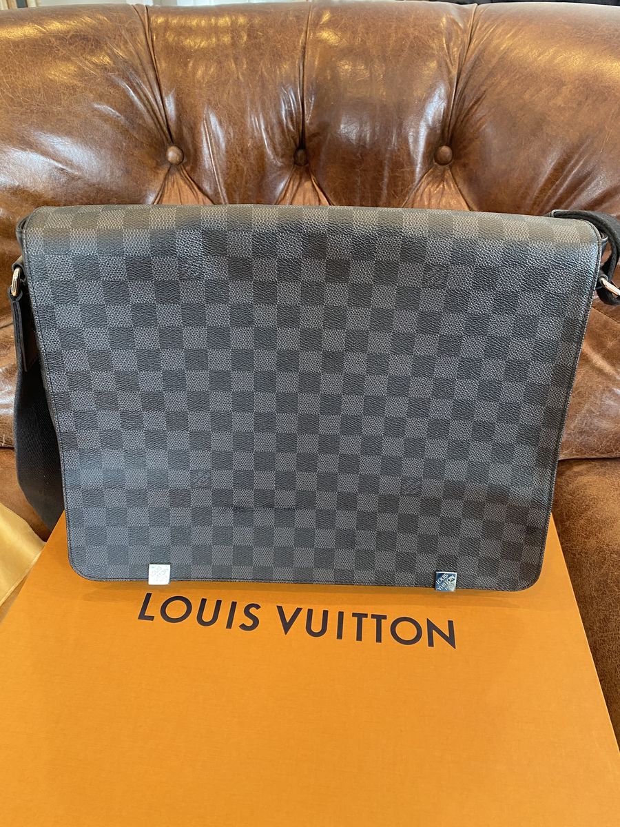 Authentic Louis Vuitton GM Messenger bag