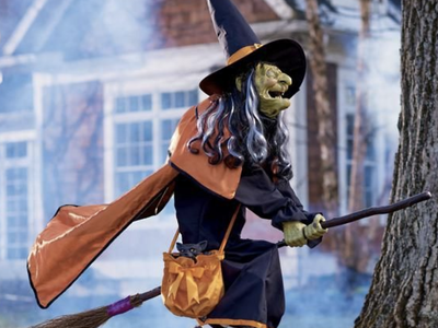 Flying Wanda Witch