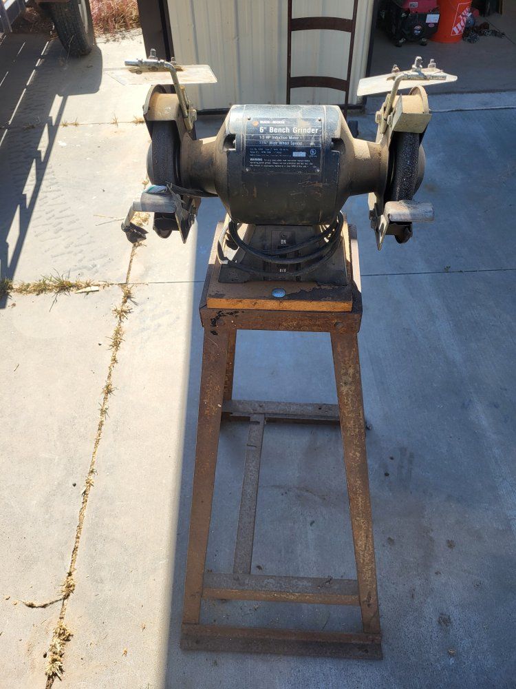 Bench grinder