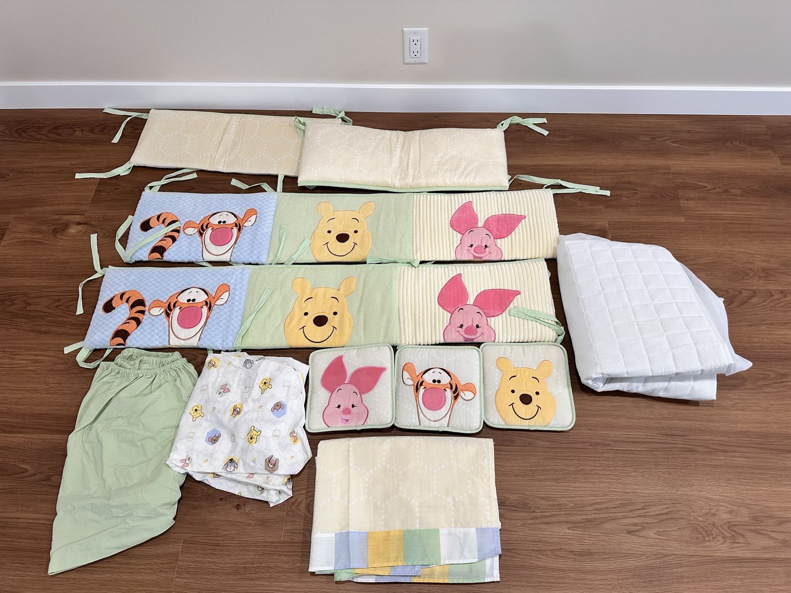 Disney Winnie the Pooh Tigger Piglet Baby Crib Bedding Set 