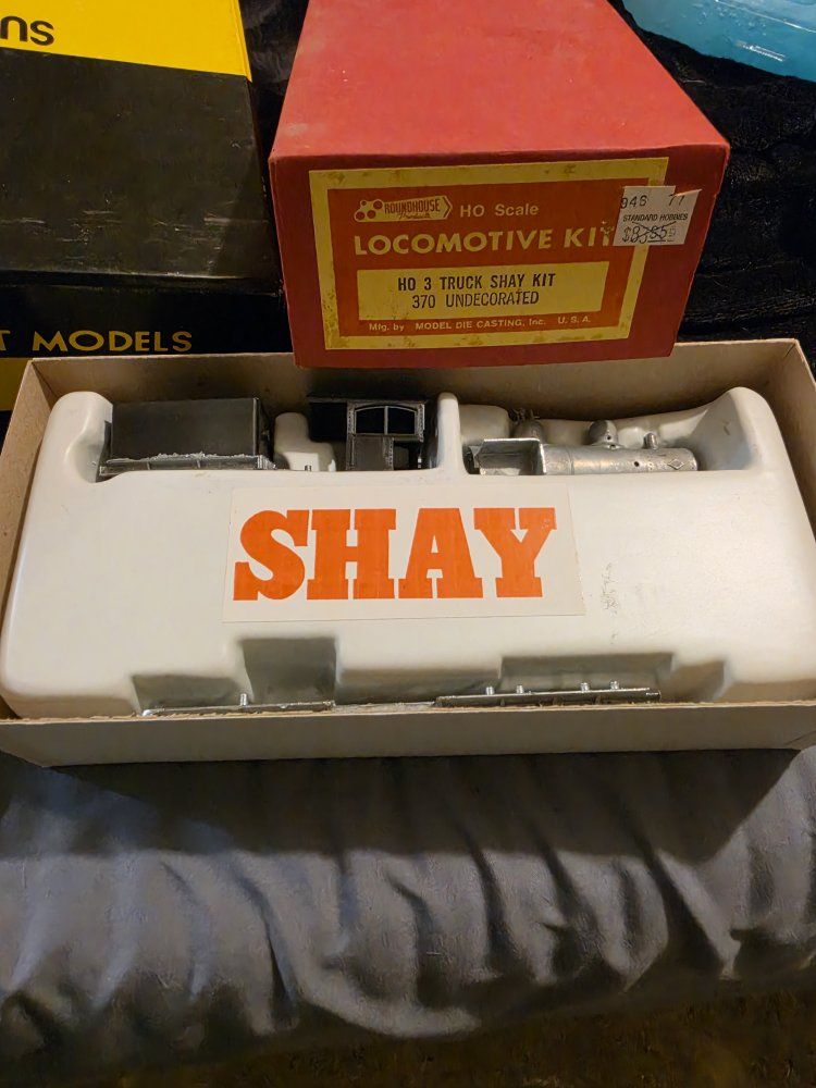 Roundhouse HO Scale 3 Truck Shay Locomotive Kit Undecorated