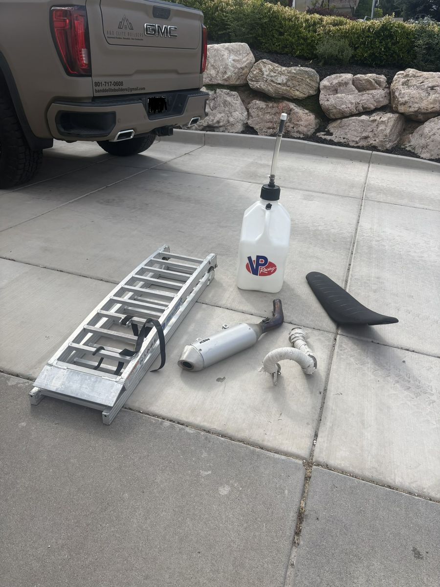 Main image 3