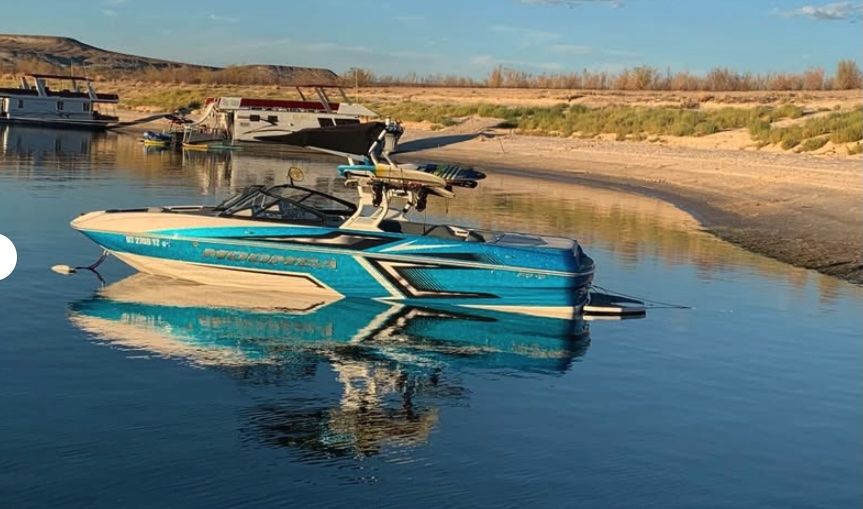 2017 Moomba Mojo (23’) – Ultra Blue - Surf Boat