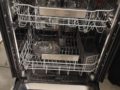 Samsung smart 24 in. Top Control Dishwasher Fingerprint Resistant Stainless Steel with 3rd Rack, 39 dBA