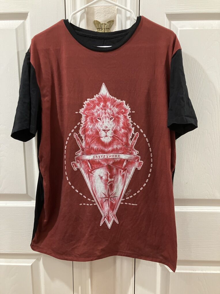 Red & Black House of Griffyndor T -Shirt Size 2XL