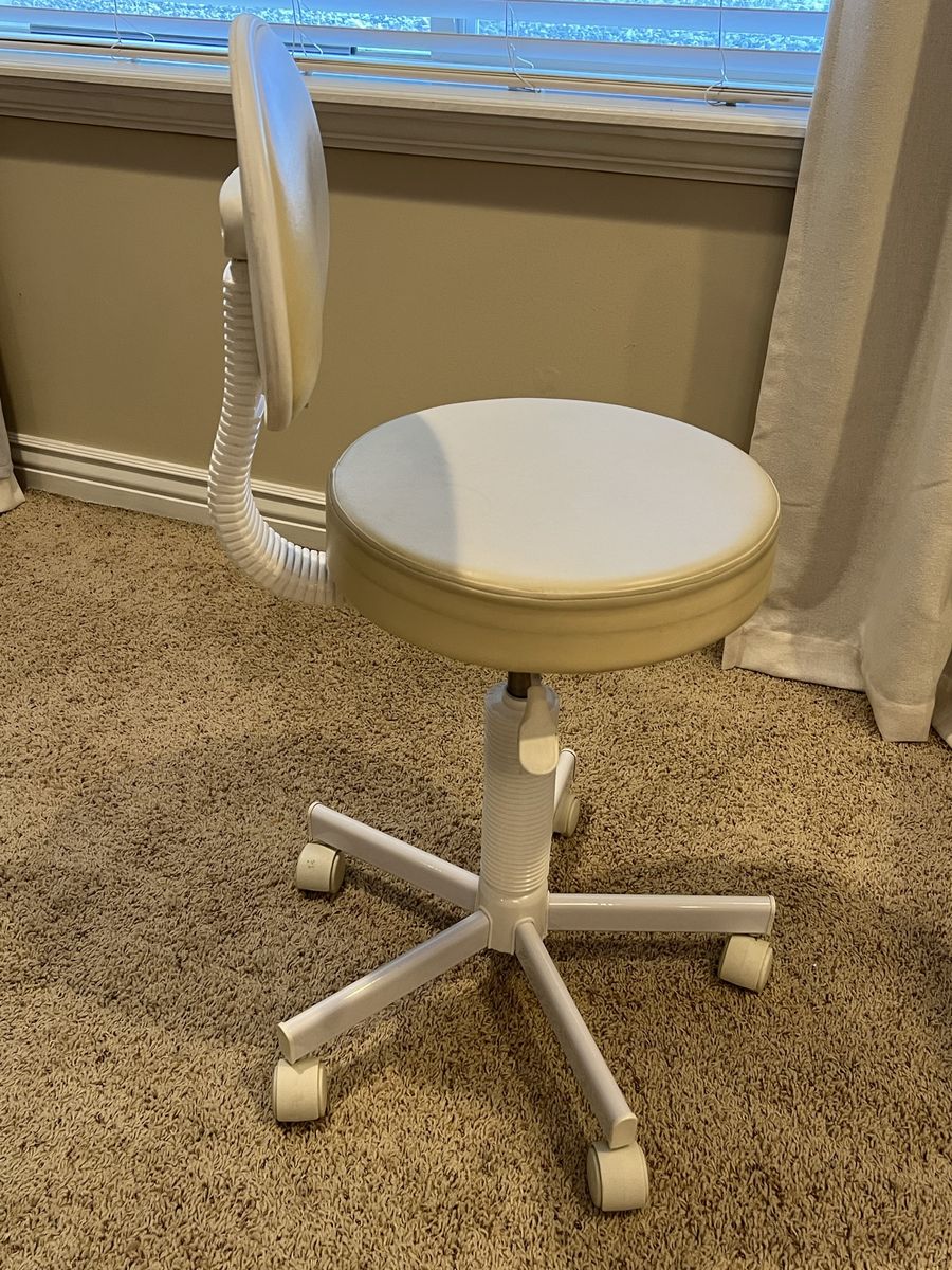 Esthetician chair