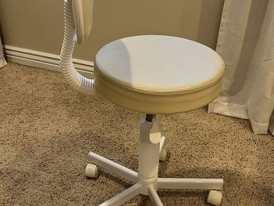 Esthetician chair