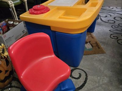 Vintage 90's Little Tykes Children's Art Desk