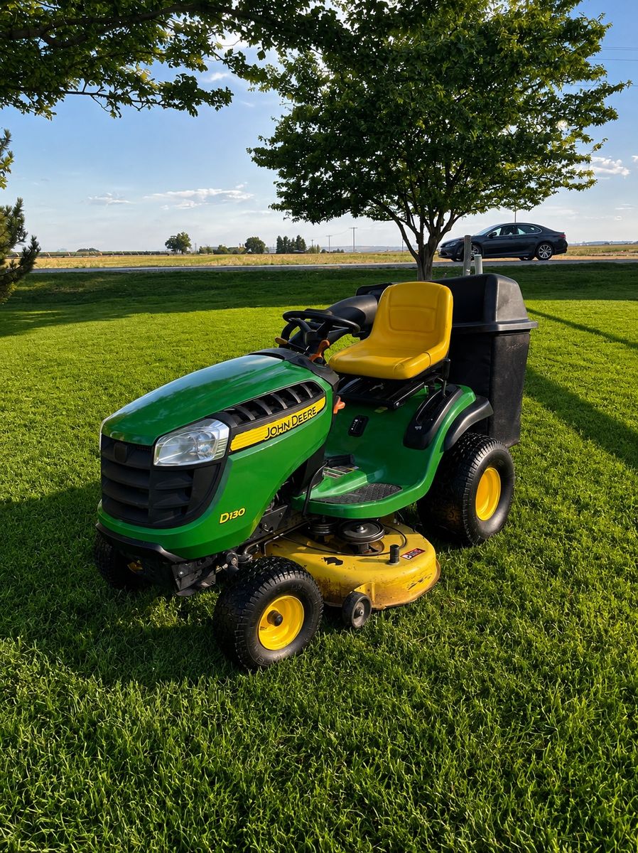 John Deere D130 Riding Lawn Mower with Bagger $1600
