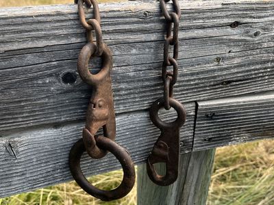 Cool Display Item-5 1/2 Feet Long Metal Chain-Two Safety Hooks and A Metal Ring-Rustic