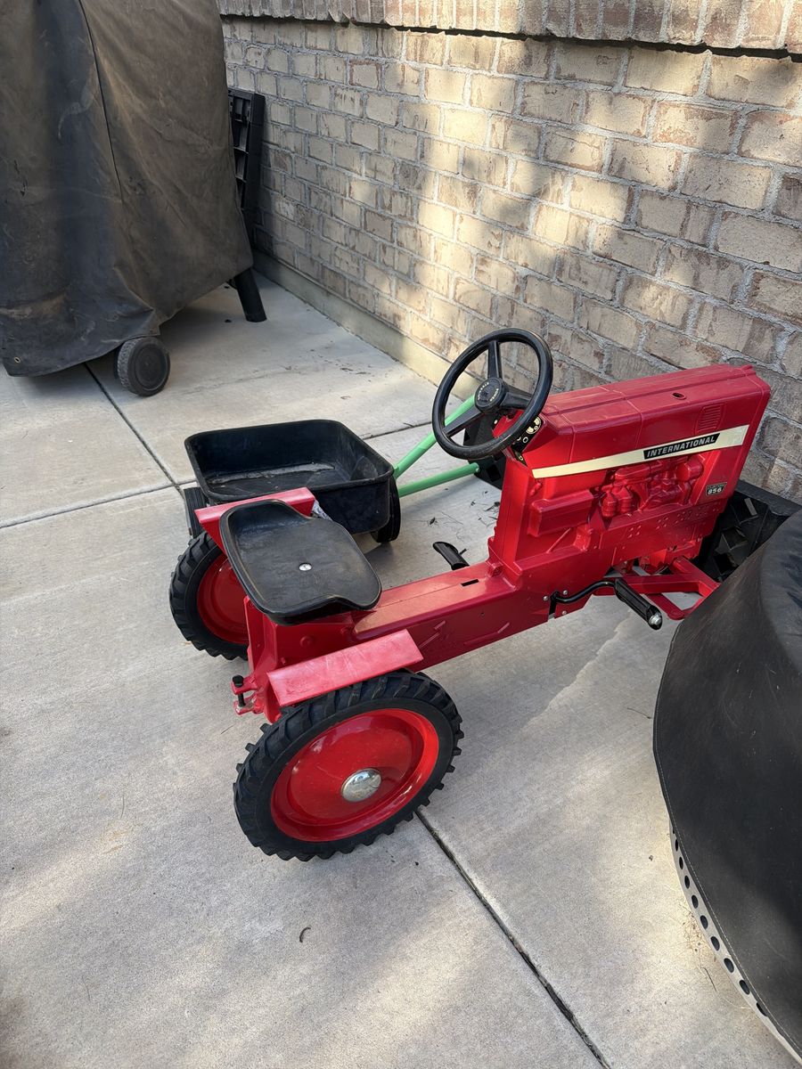 Vintage International Harvester 856 Pedal Tractor with Wagon - Red Kids Ride-On Toy