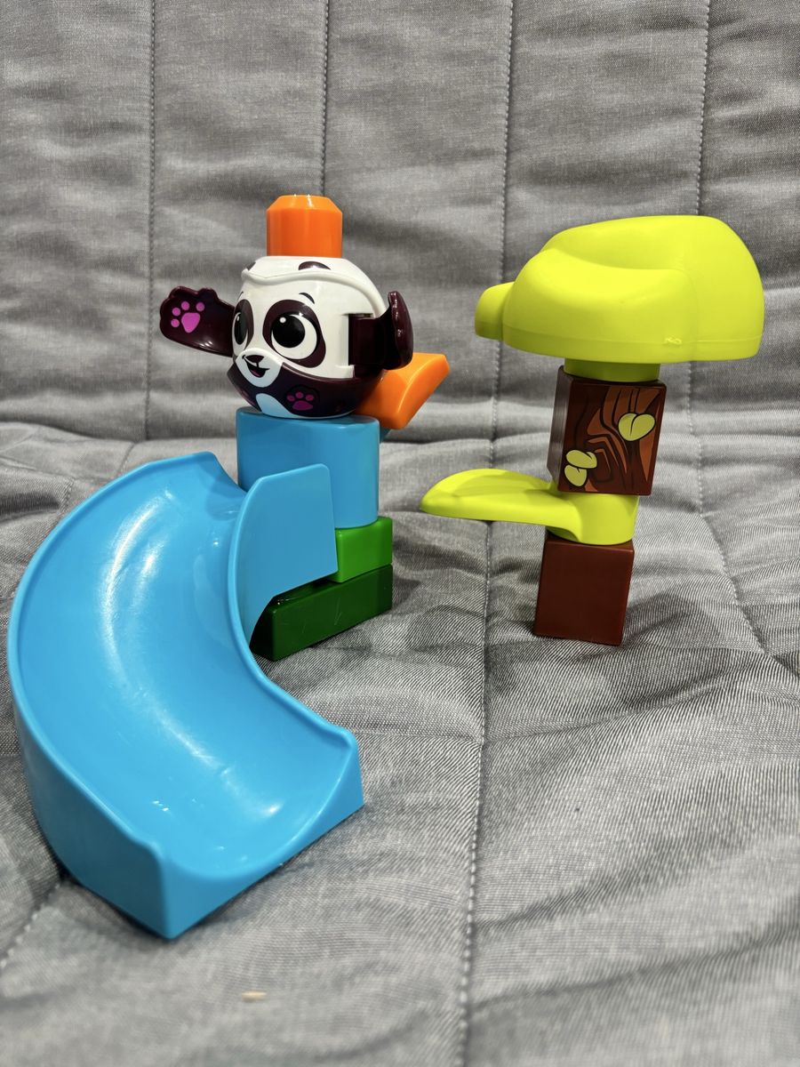 Mega Bloks Peek A Blocks Panda Slide with Big Building Blocks
