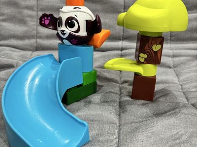Mega Bloks Peek A Blocks Panda Slide with Big Building Blocks