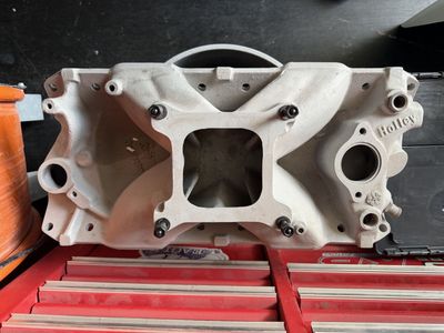 Holley intake Manifold for small block Chevy