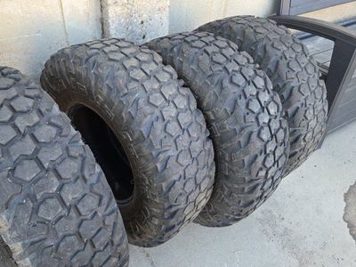 Four Used 32x9.5x15 Motivator UTV Tires