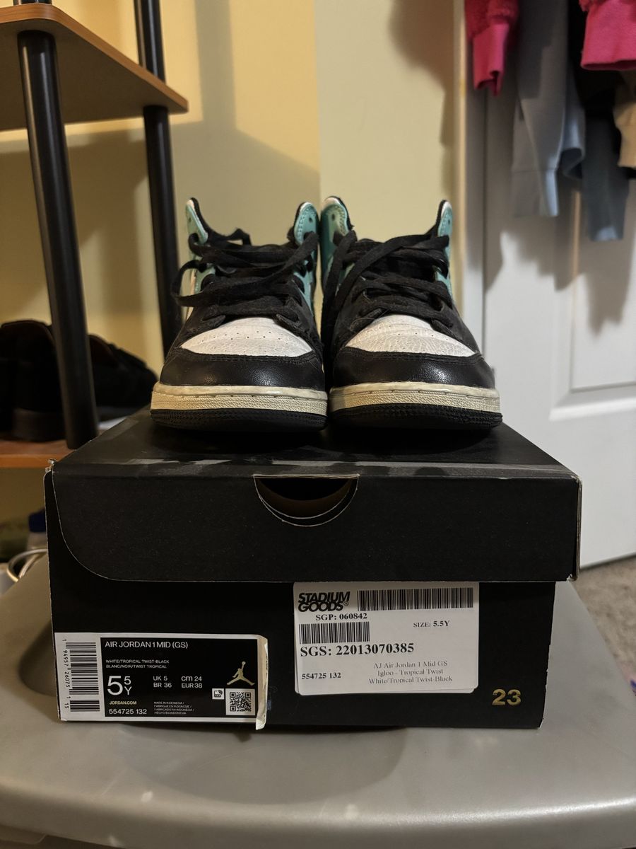 Nike Air Jordan 1 Mid GS Tropical Twist Shoes 5.5Y White Black Teal