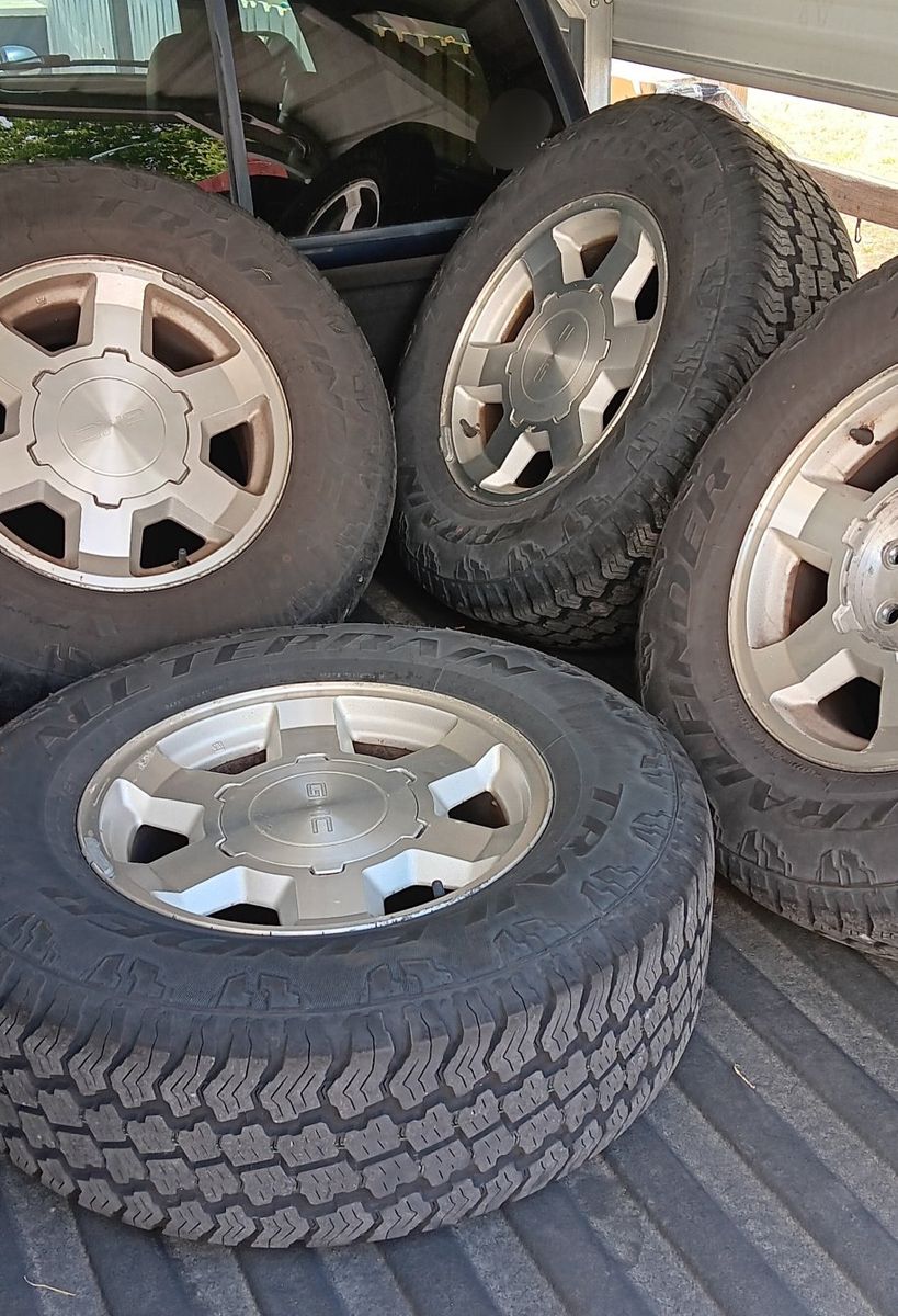 Wheels/Tires Gmc Chevy 265/70r17