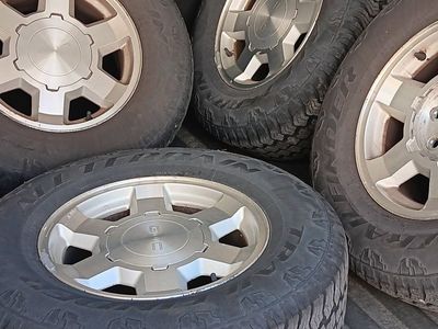 Wheels/Tires Gmc Chevy 265/70r17