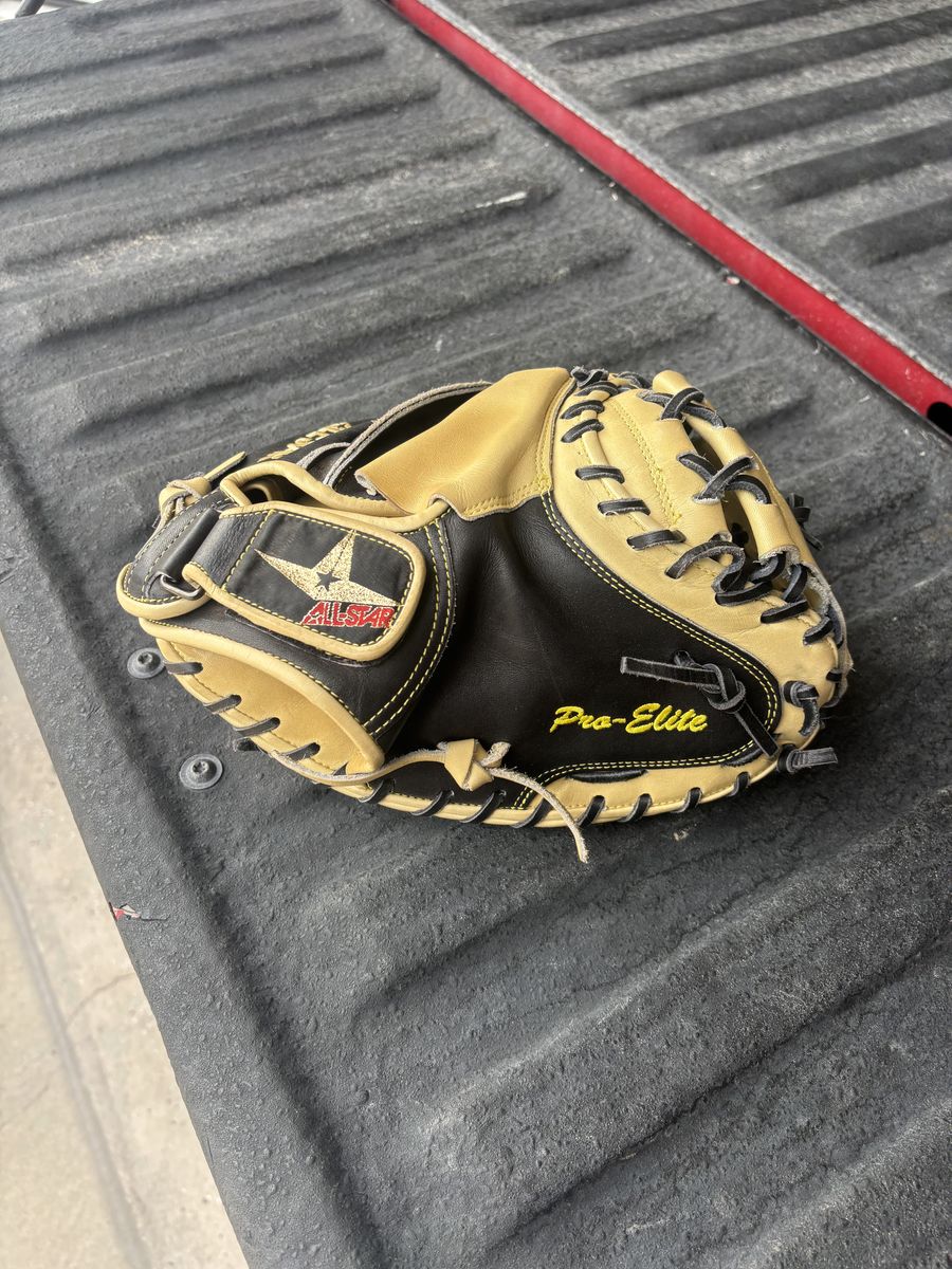 All-Star CM3000SBT Pro Series Catcher’s glove