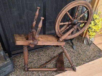 Vintage Wooden Saxony Spinning Wheel - Rustic Home Decor & Craft Tool