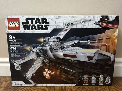 LEGO Star Wars Luke Skywalker's X-Wing Fighter Set - 474 Pcs w/ Minifigures