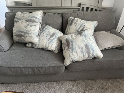 Haverty’s Gray Fabric Couch Sofa with Decorative Throw Pillows